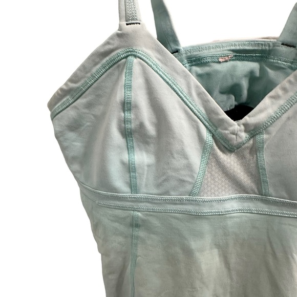❤️Lululemon tank with built in bra - Aqua - Picture 5 of 6